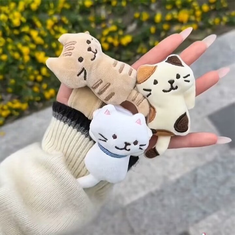 Pet Supplies Us - Colgante de peluche de gatito Kawaii